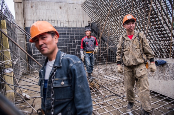 Москва готова постепенно снимать ограничения для строителей-мигрантов