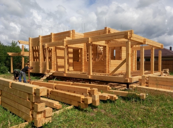 В России начали продавать деревянные дома с господдержкой