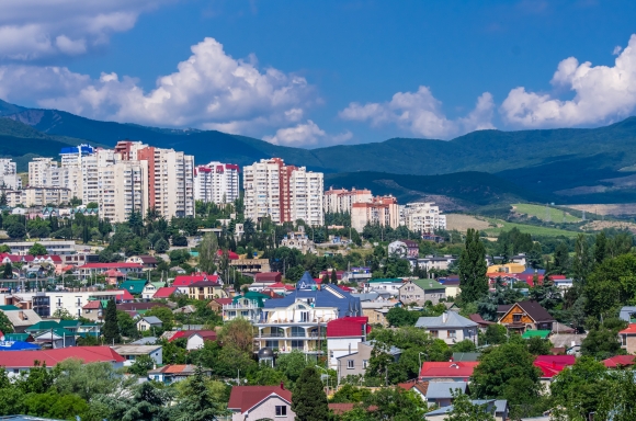Министр Мень<br />
вручит ключи<br />
крымчанам