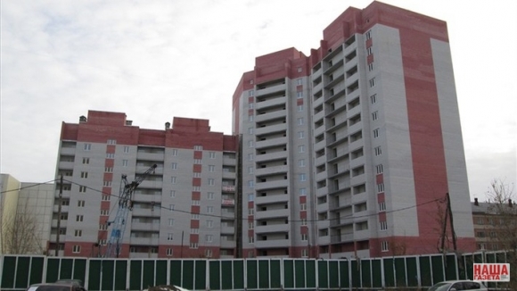 В Тюмени накренилась новостройка