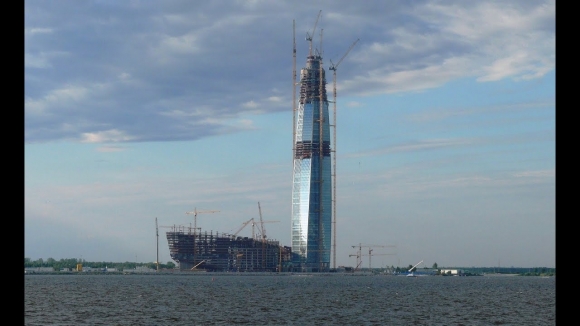 Срок жизни здания <br />
определяется <br />
фундаментом