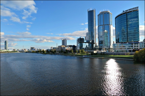 Как высотные здания <br />
сделать надежнее <br />
и безопаснее