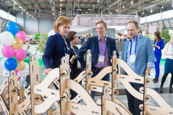 На 100+ Forum Russia презентовали «Мост в будущее»