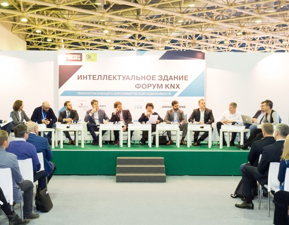 Hi-Tech Building: <br />
высокие технологии <br />
в строительстве и ЖКХ