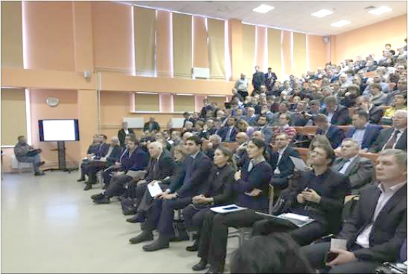 Дороги из цементобетона<br />
могут служить<br />
полвека!