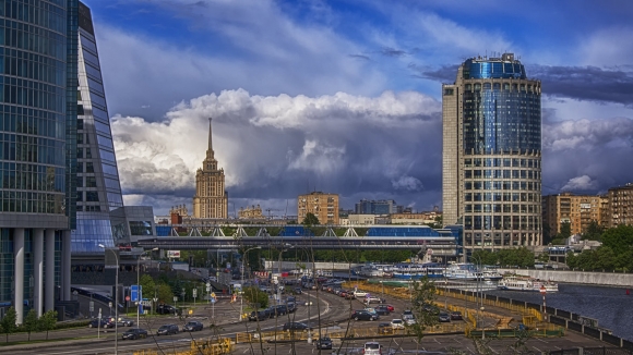 Москва – <br />
застройщикам: <br />
услуги в один клик