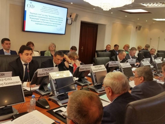 Сенаторы поговорили о переносе сроков введения поправок в закон о долевом строительстве