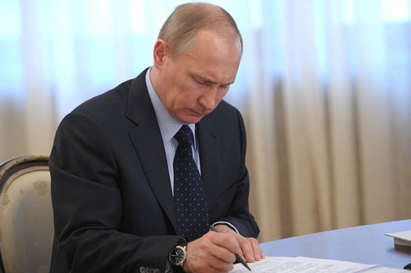 Президент подписал закон с поправками в 214-ФЗ