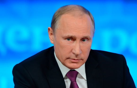 Путин поручил правительству решить проблему обманутых дольщиков