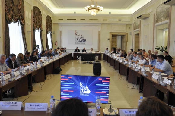 Зачем Правительство <br />
пытается ввести <br />
монополию в лифтовой сфере?