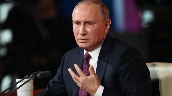 Путин поручил разработать программу по развитию строительства жилья и ипотеки