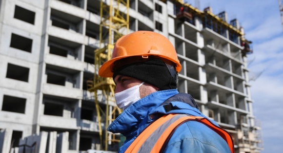 На стройках Москвы нашли нарушения мер против COVID-19