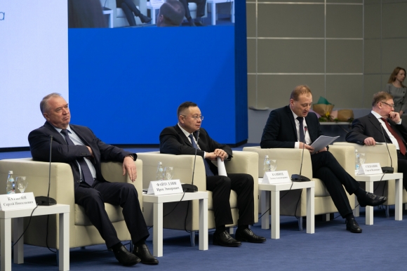 «Российская строительная неделя» открылась дебатами о Вечном – о земле, жилье и деньгах