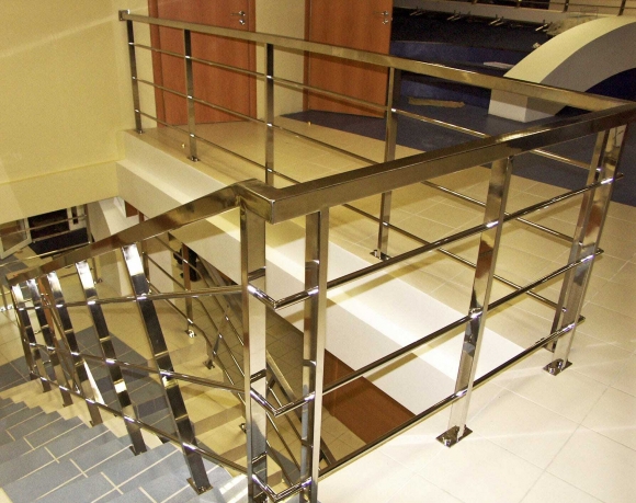 Ограждения на балконах и лестницах разрешат делать из алюминия