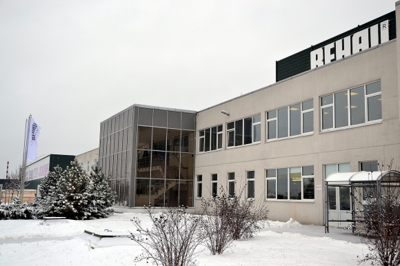 REHAU временно приостанавливает бизнес в России