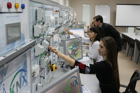 Российская молодежь все больше готова идти в инженеры