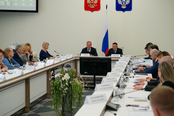 Общественный Совет обсудил хронических очередников, импортозамещение и «цифру»
