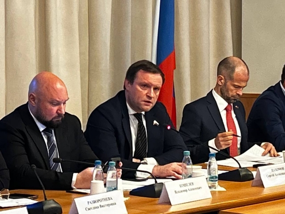 Комитет Госдумы по строительству обсудил новые законы в сфере недвижимости