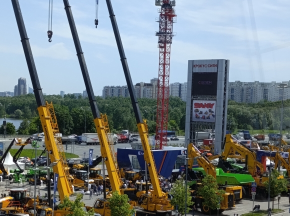 «СТТ-2025»: Большой смотр строительной техники