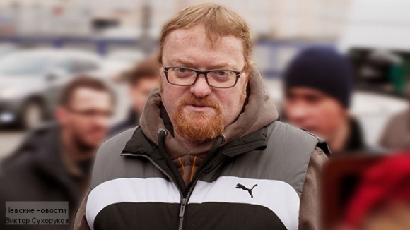 Депутат Виталий Милонов заплатит<br />
за залив соседей