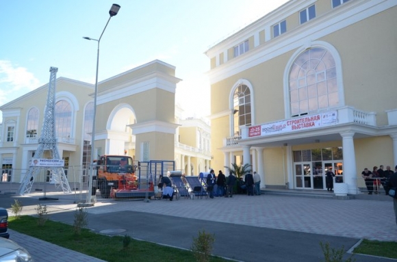 «SOCHI-BUILD-2015» <br />
приглашает гостей <br />
и профессионалов