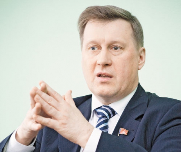 Локоть написал Медведеву о проблемах строителей
