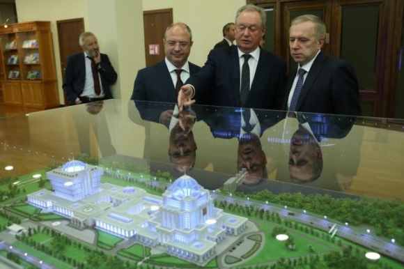 Депутаты оценивают будущий Парламент: американский или русско-евразийский?
