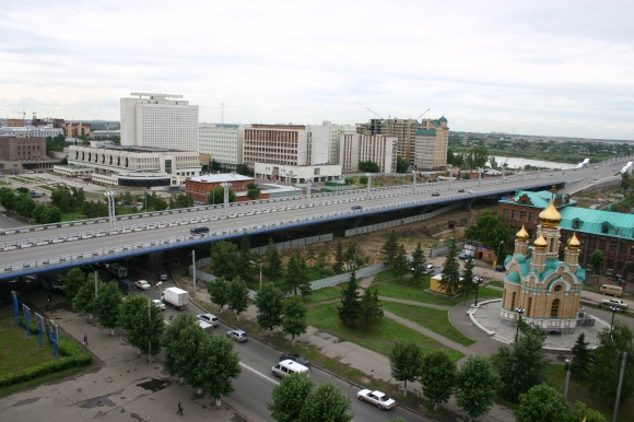 В Омске дороги строили плохо, воровали много