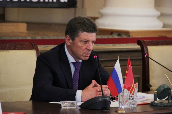 Дорожную карту <br />
Минстроя утвердил <br />
Дмитрий Козак